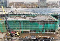 Budynek LCS Warszawa Zachodnia. Dźwigi i maszyny, fot. Artur Lewandowski