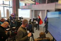 Warszawa, Dworzec Centralny, konferencja prasowa, Andrzej Bittel