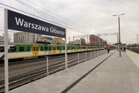 Tablica Warszawa Główna na wejściu na stację, fot. Martyn Janduła