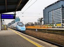 Pociąg Pendolino wjeżdżający w peron nr 6, fot. Martyn Janduła