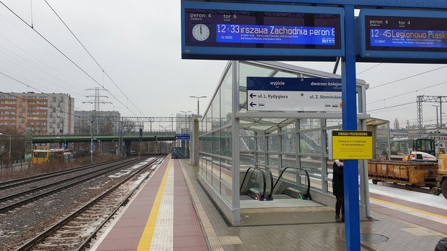 Peron 4 na stacji Warszawa Gdańska