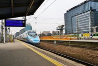 Pociąg Pendolino wjeżdżający w peron nr 6, fot. Martyn Janduła