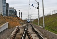 Rozjazd przyszłego łącznika torowego, pociąg Pendolino_fot. Martyn Janduła