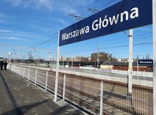 Wejście na peron stacji Warszawa Główna.