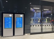 Wyświetlacze z rozkładem jazdy w nowym budynku stacji Warszawa Zachodnia, fot. Anna Znajewska-Pawluk