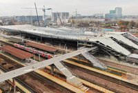 Kładka na stacji Warszawa Zachodnia. Konstrukcja wysokiego zadaszenia, fot. Artur Lewandowski