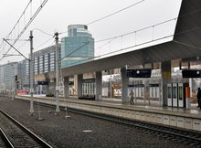 Nowy peron na Warszawie Zachodniej. Zamontowane wyświetlacze krawędziowe_fot. Martyn Janduła