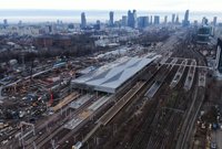 Stacja Warszawa Zachodnia na tle centrum Warszawy fot. Artur Lewandowski