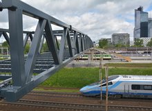 Przejeżdżające Pendolino pod kładką na Warszawie Głównej, fot. Martyn Janduła