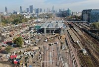 Widok z góry na układane nowe tory od strony Warszawa Czyste, fot. Artur Lewandowski