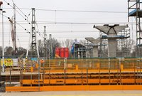 Filary i wygrodzone perony na stacji Warszawa Zachodnia, fot. Martyn Janduła